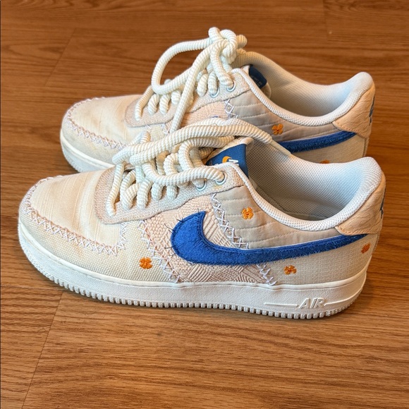 Men’s Nike Air Forces - Picture 2 of 13